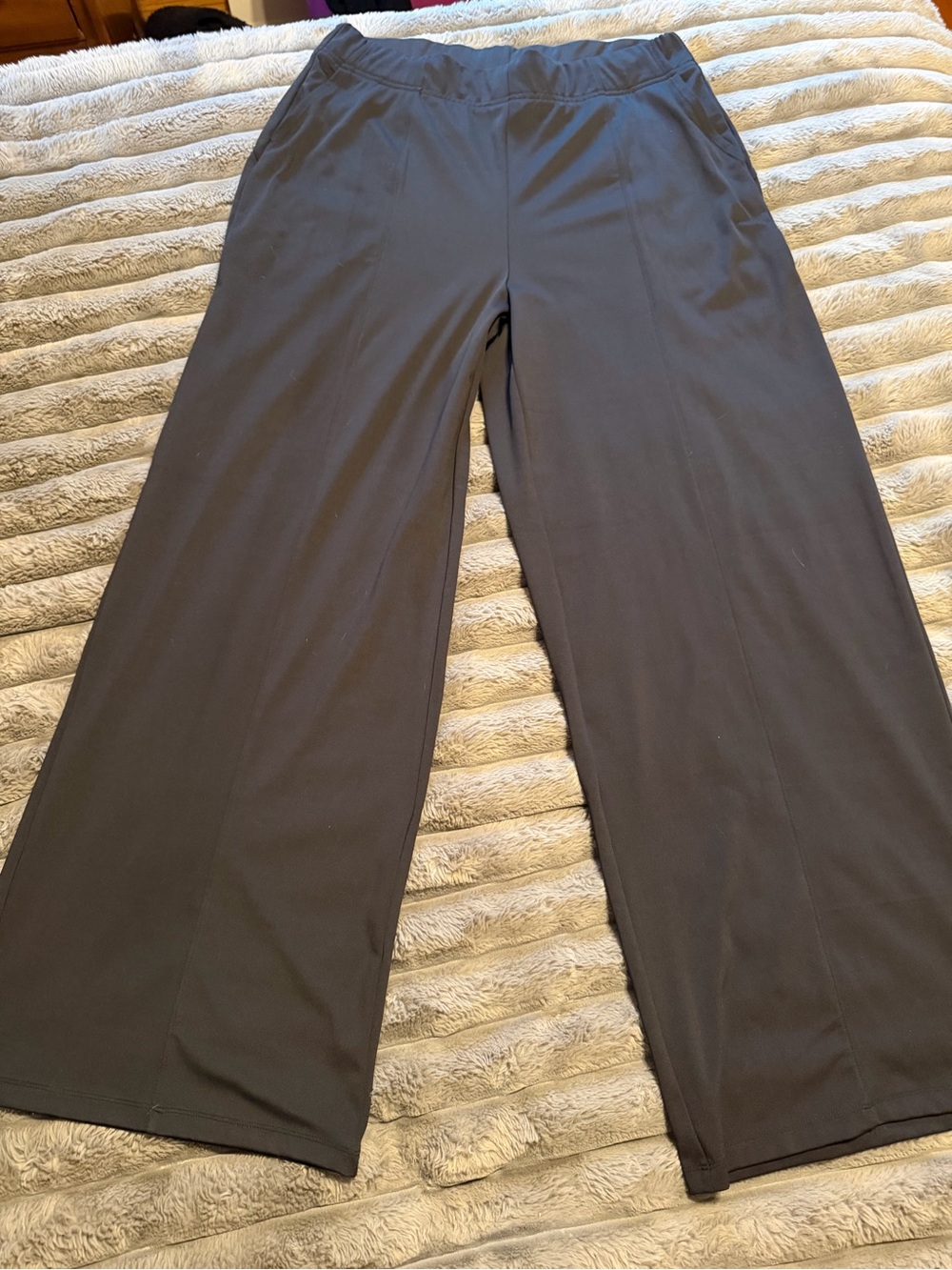 Women’s Black Wide-Leg Stretch Pants
